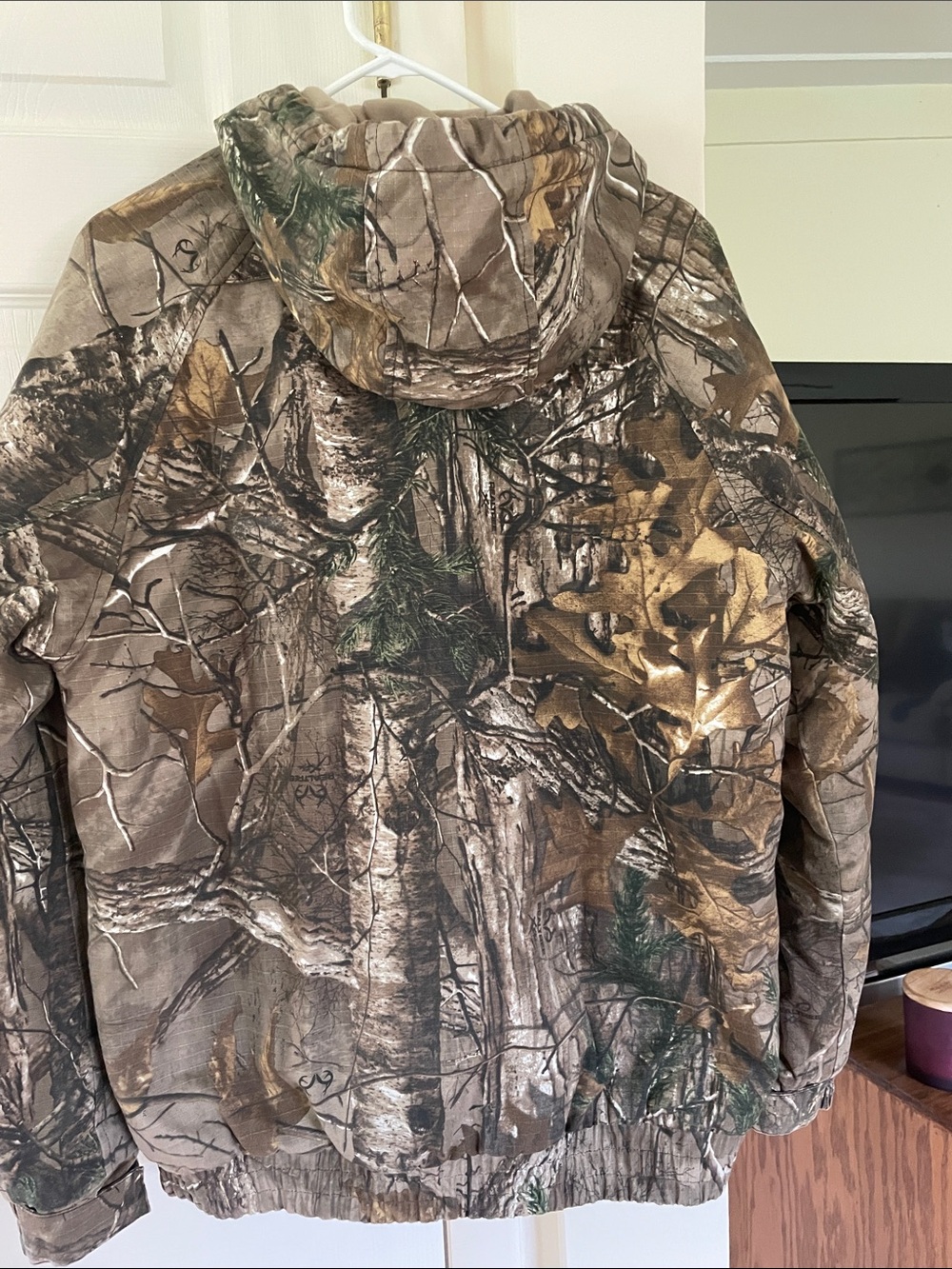 Realtree Camouflage Hooded Hunting Jacket   Size M - Picture 2 of 9